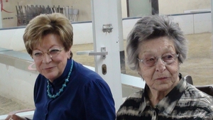 Moeder van Danny met vriendin