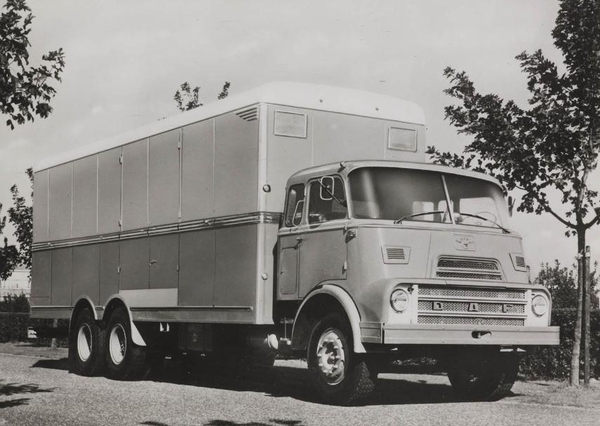 DAF-2400DP 6x4 (NL)