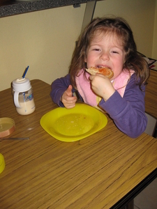 06) Jana eet ook koekeboke