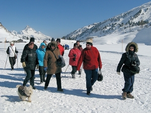 En dapper stapt hij mee in de sneeuw