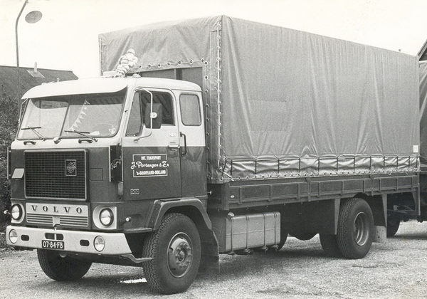 VOLVO-F88 PORTENGEN 's-GRAVELAND