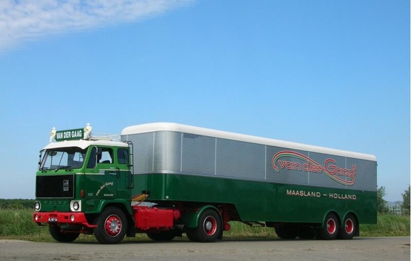 VOLVO-F89  van der GAAG  MAASLAND (NL)