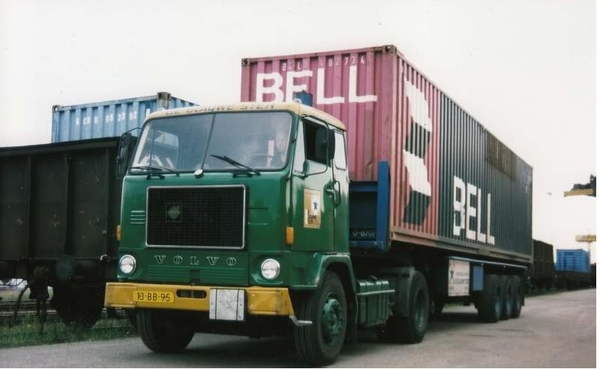 VOLVO-F88 DE BLAUWE STER (NL)