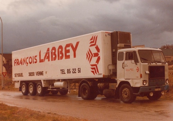 VOLVO-F88 LABBEY (F)