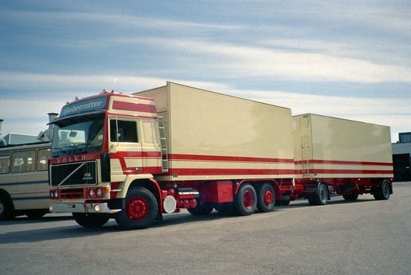 VOLVO-F12 (6x2)