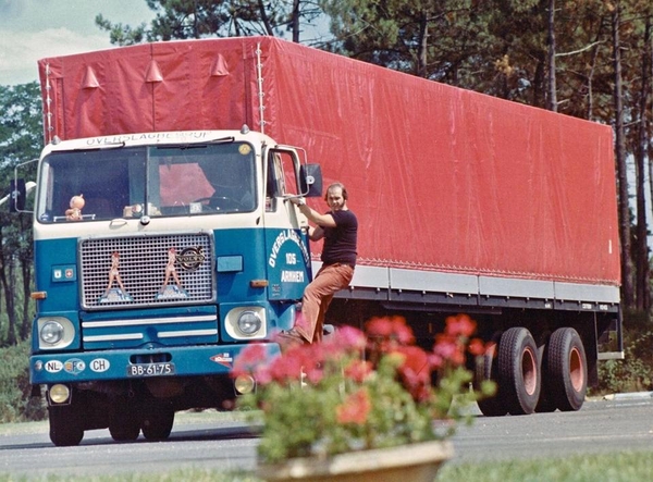 VOLVO-F88 OVERSLAGBEDRIJF ARNHEM.