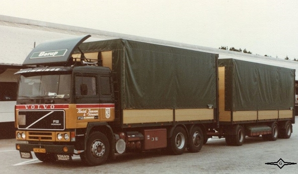 VOLVO-F12  KNUD JENSEN