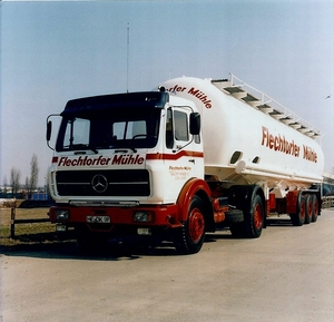 MERCEDES-BENZ1632