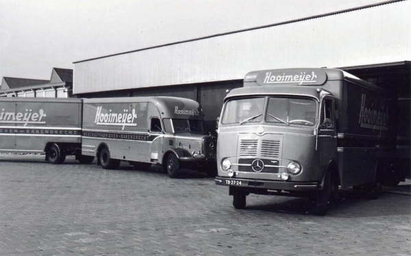 Mercedes-Benz Hooimeijer Barendrecht (NL)