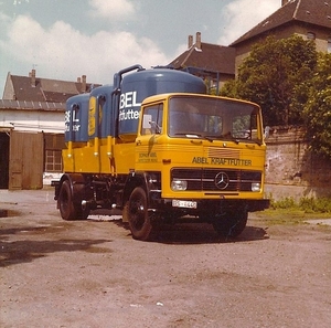MERCEDES-BENZ (D)