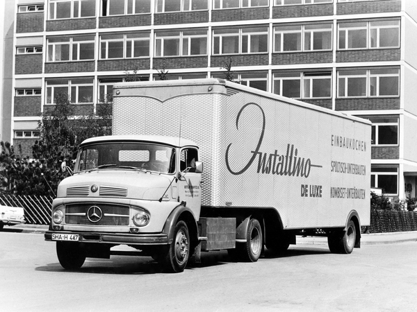 Mercedes-Benz-LS710 (D)