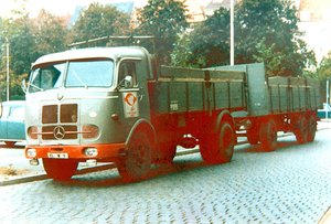 MERCEDES-BENZ LP334 (D)