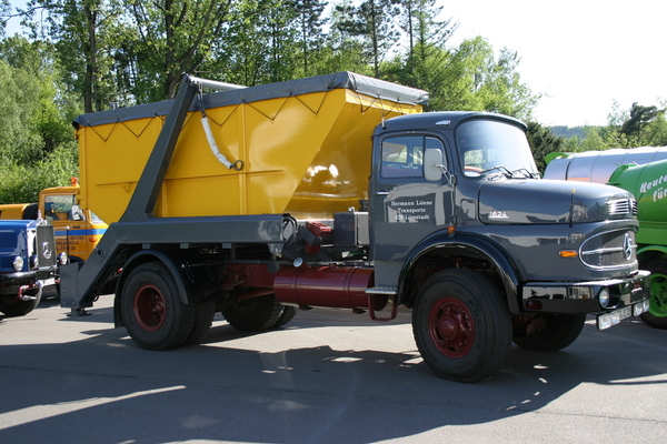 MERCEDES-BENZ 1624 (D)