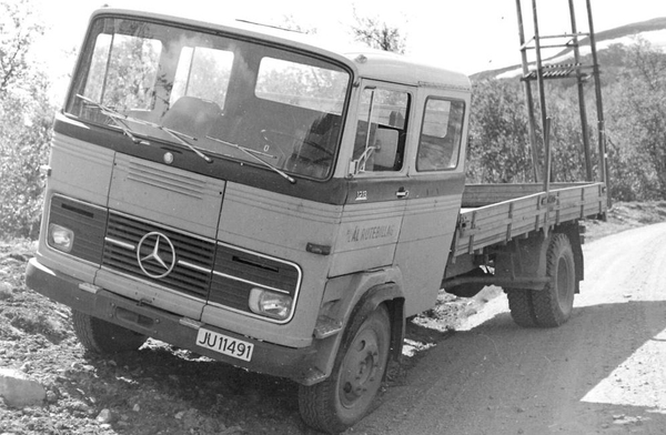 MERCEDES-BENZ-1213