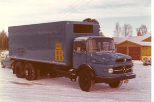 MERCEDES-BENZ.