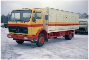 MERCEDES-BENZ-1413