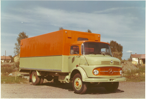 MERCEDES-BENZ