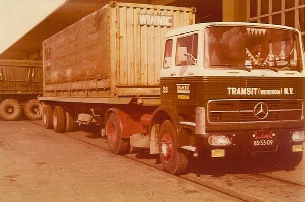 Mercedes-Transit Wekerom