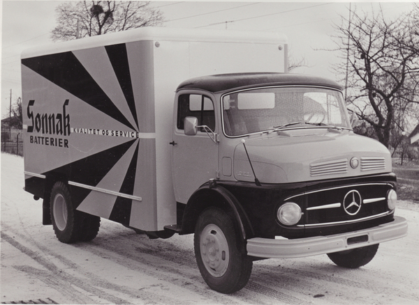 MERCEDES-BENZ