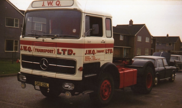 Mercedes-Benz-1418
