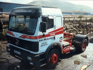 Mercedes-Benz-1748