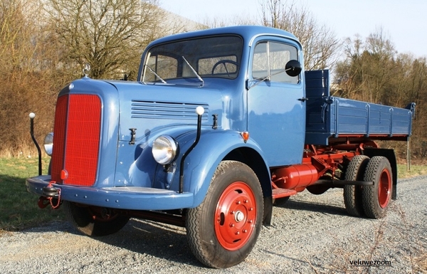 Mercedes Benz-3500
