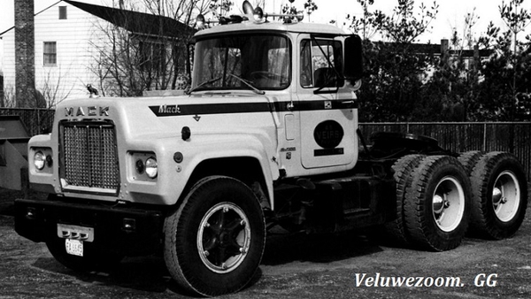 MACK-R700