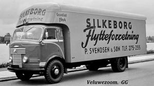 COMMER.
