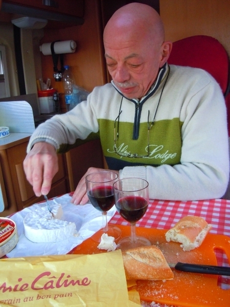 Camenbert, Pain et Vin