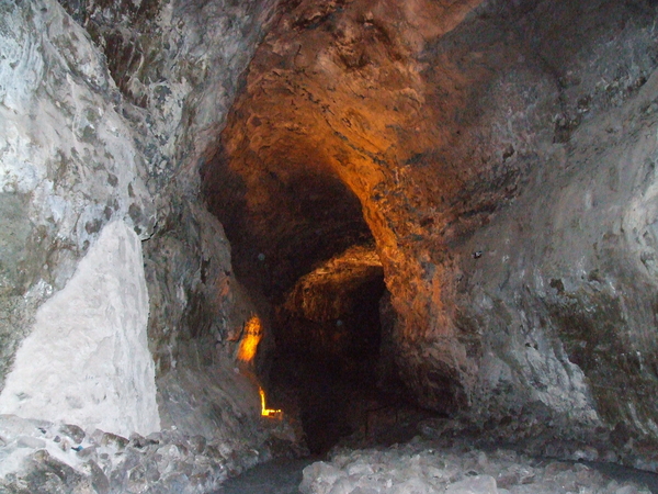 In deze grotten geen stalagmieten of -tieten !