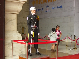 Taipee - Chiang Kai Shek Memorial wissel van de wacht