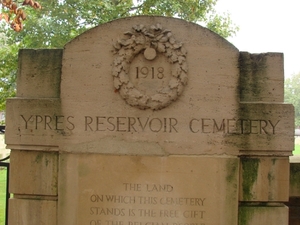DSC2953 - Ingang Ypres Reservoir Cemetery