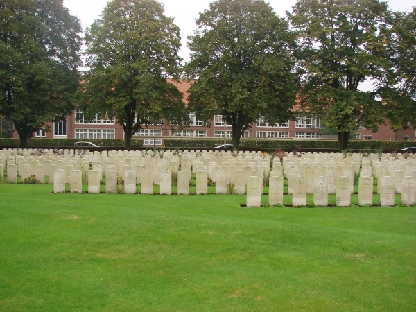 DSC2956 - Ypres Reservoir Cemetery