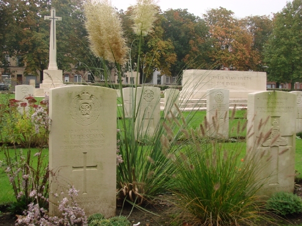 DSC2969 - Ypres Reservoir Cemetery