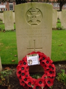 DSC2971 - Still remembered - Ypres Reservoir Cemetery