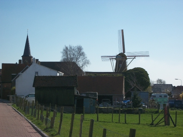 59-Zicht op kerk en molen