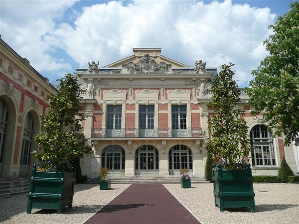20090501 14.11 Sancerre Fontainebleau stadhuis