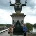 20090501 17.11 Sancerre Lieve en Rita op de Pont du Canal in Bria