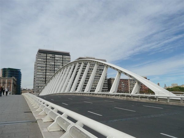 20090417 11u12  Valencia Brug over de Turia  199