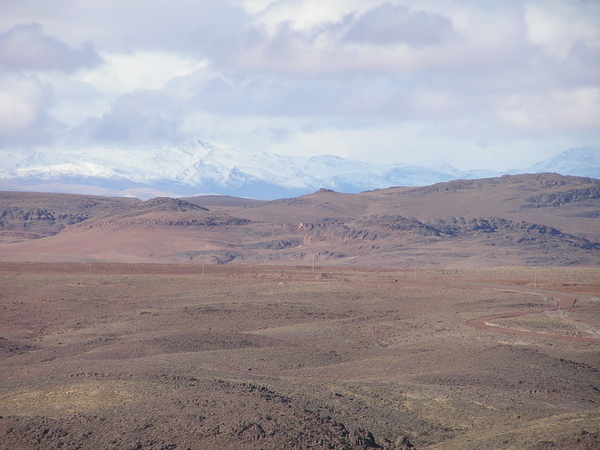 De Besneeeuwde toppen van de Hoge Atlas zijn altijd in beeld