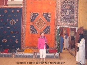 Bij een tapijtenhandelaar in Taznakht