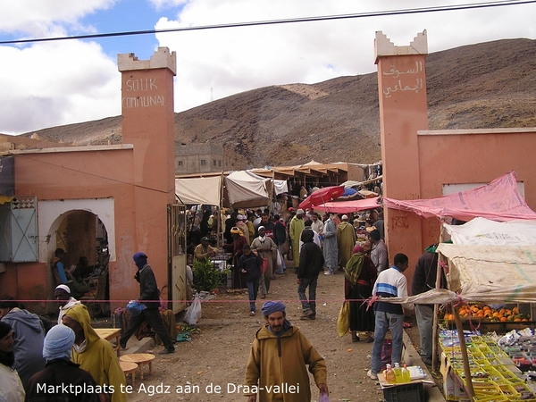 Een markt in de garnizoenstad Agdz