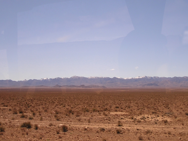 Desolaat lanschap op weg naar Tinerhir