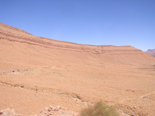 Hogerop, droger en desolaat