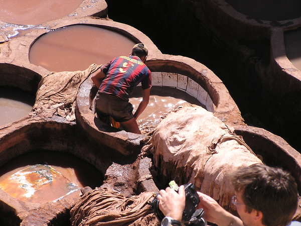 Het leder ondergaat diverse bewerkingen