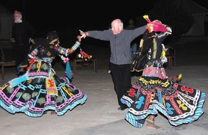 India, Rajasthan, dansen in de woestijn