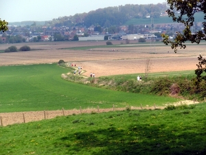 door de velden terug naar de start..