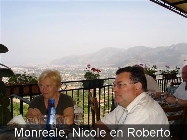 20060519 Sicili VTB 096 Monreale Dietro L'angelo Nicole en Rober