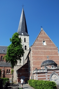 07  Wandeling  Bornem 25-04-2011  Oude kerk Hingene