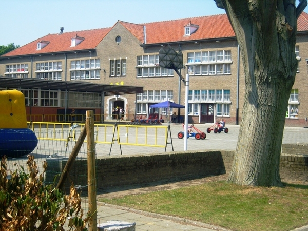 SINT ISIBALTUS SCHOOL 8